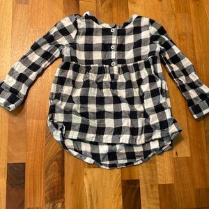 Black and white plaid flannel top 24M